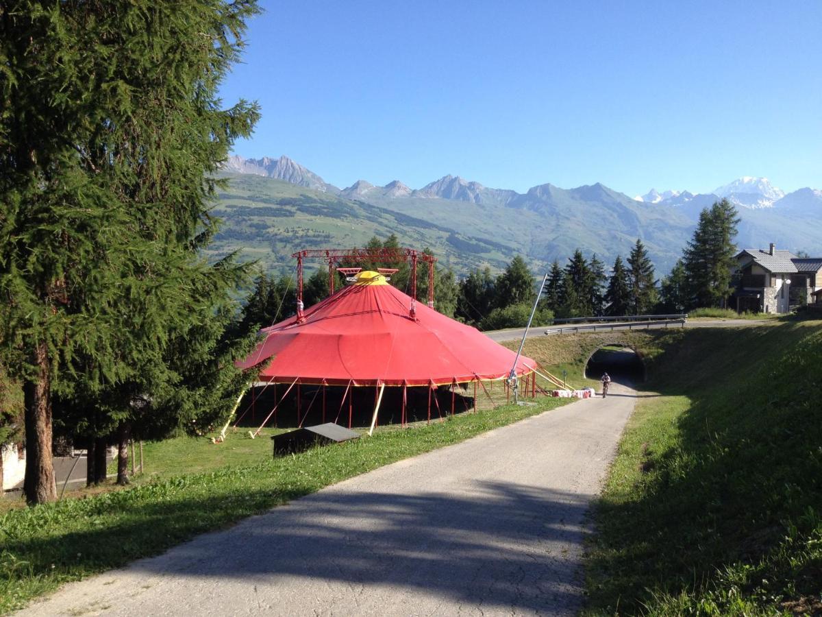 Apartment Les Coches La Plagne Exterior foto